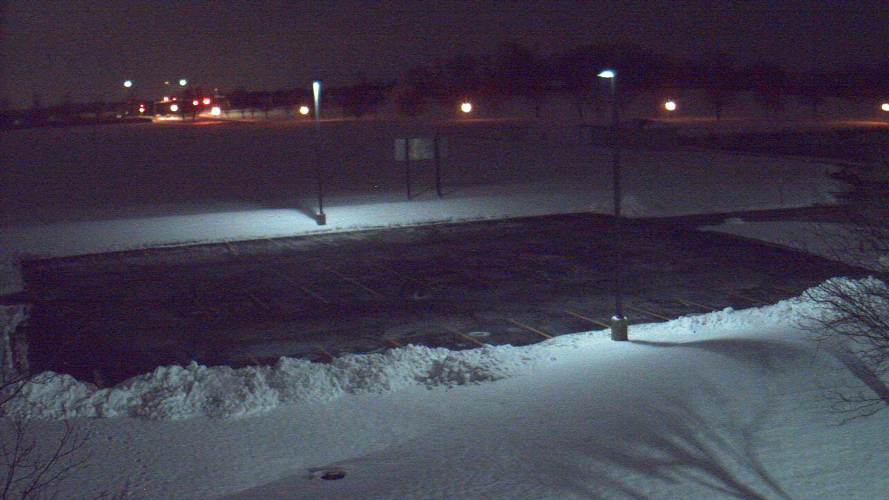 Thumbnail for current weather camera view from Geneva MS in Geneva, Illinois
