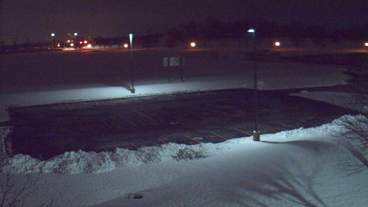 Thumbnail for current weather camera view from Geneva MS in Geneva, Illinois