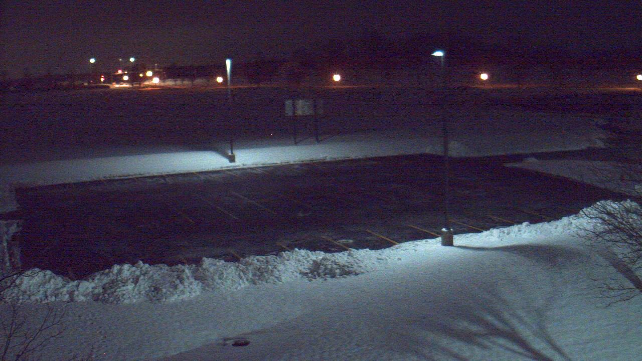 Thumbnail for current weather camera view from Geneva MS in Geneva, Illinois