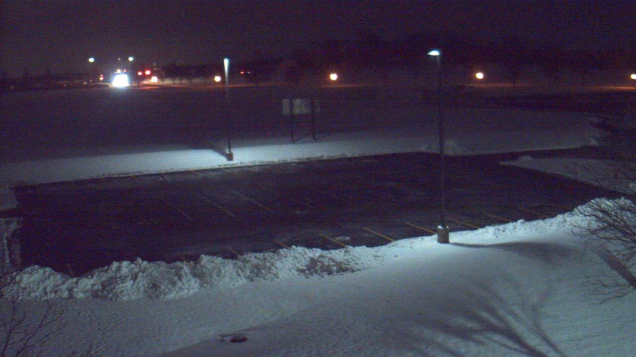 Thumbnail for current weather camera view from Geneva MS in Geneva, Illinois