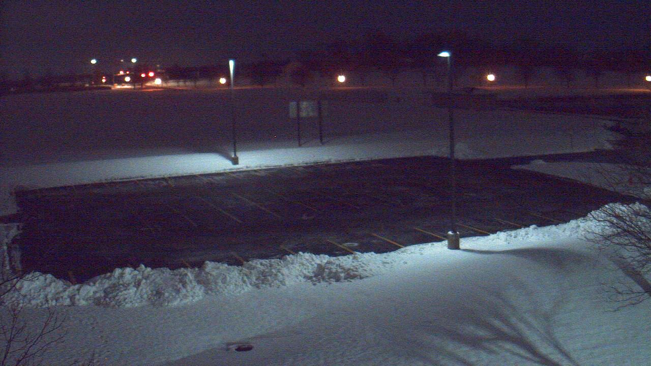 Thumbnail for current weather camera view from Geneva MS in Geneva, Illinois