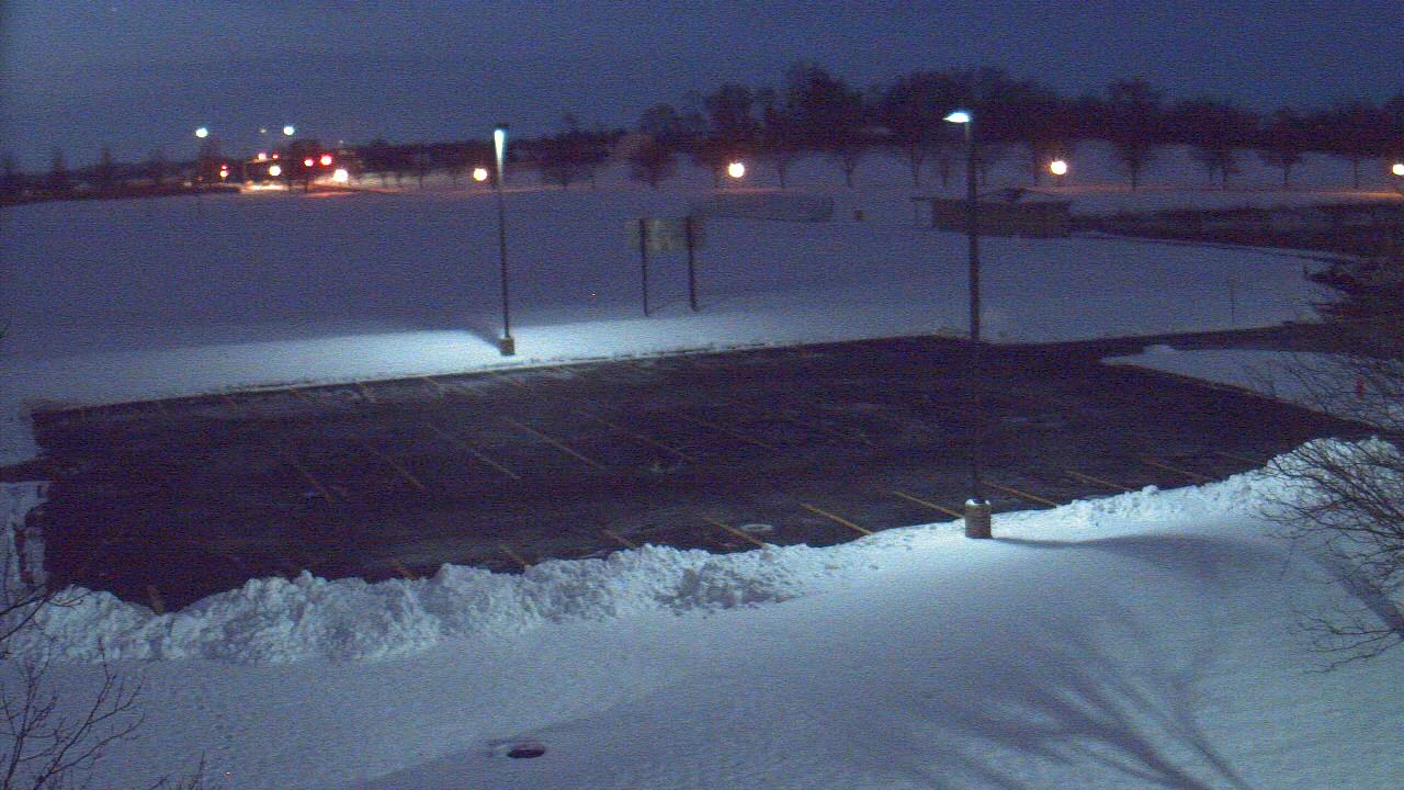 Thumbnail for current weather camera view from Geneva MS in Geneva, Illinois