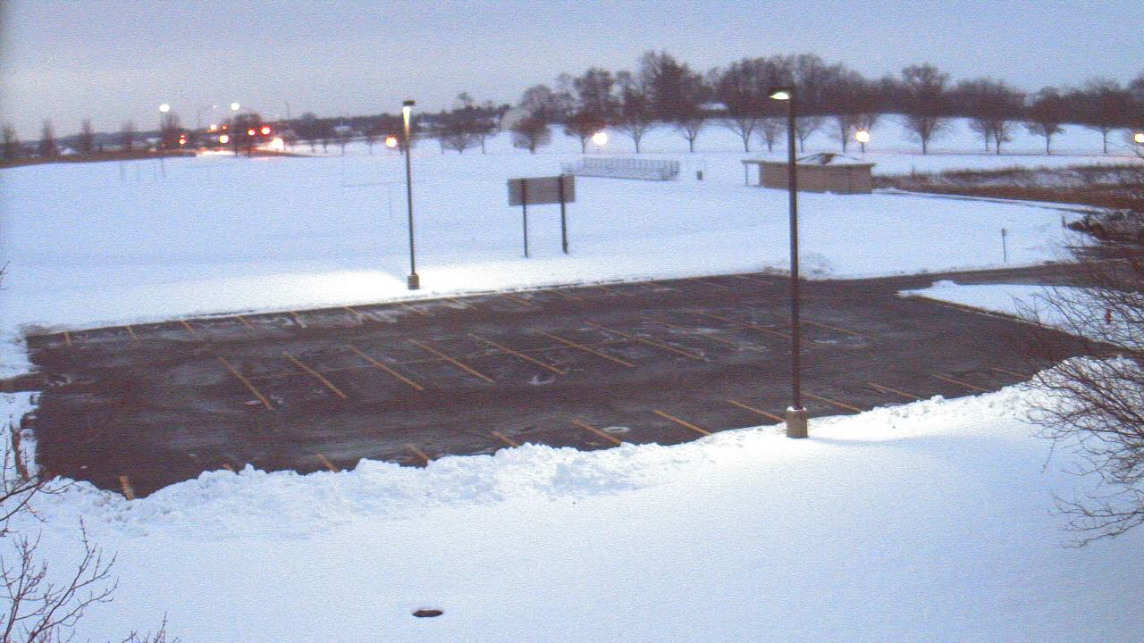 Thumbnail for current weather camera view from Geneva MS in Geneva, Illinois