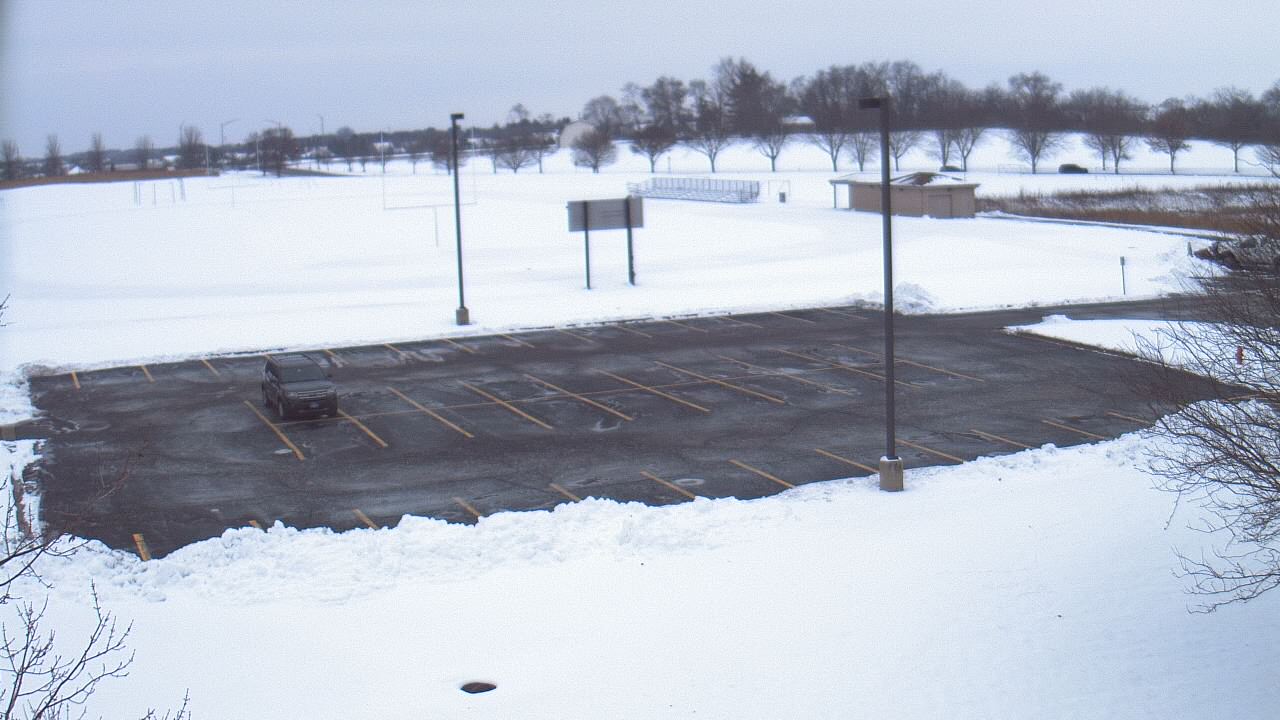 Thumbnail for current weather camera view from Geneva MS in Geneva, Illinois