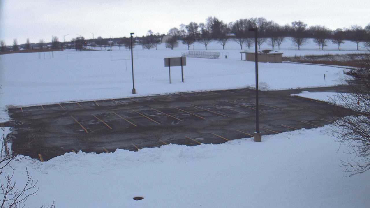 Thumbnail for current weather camera view from Geneva MS in Geneva, Illinois