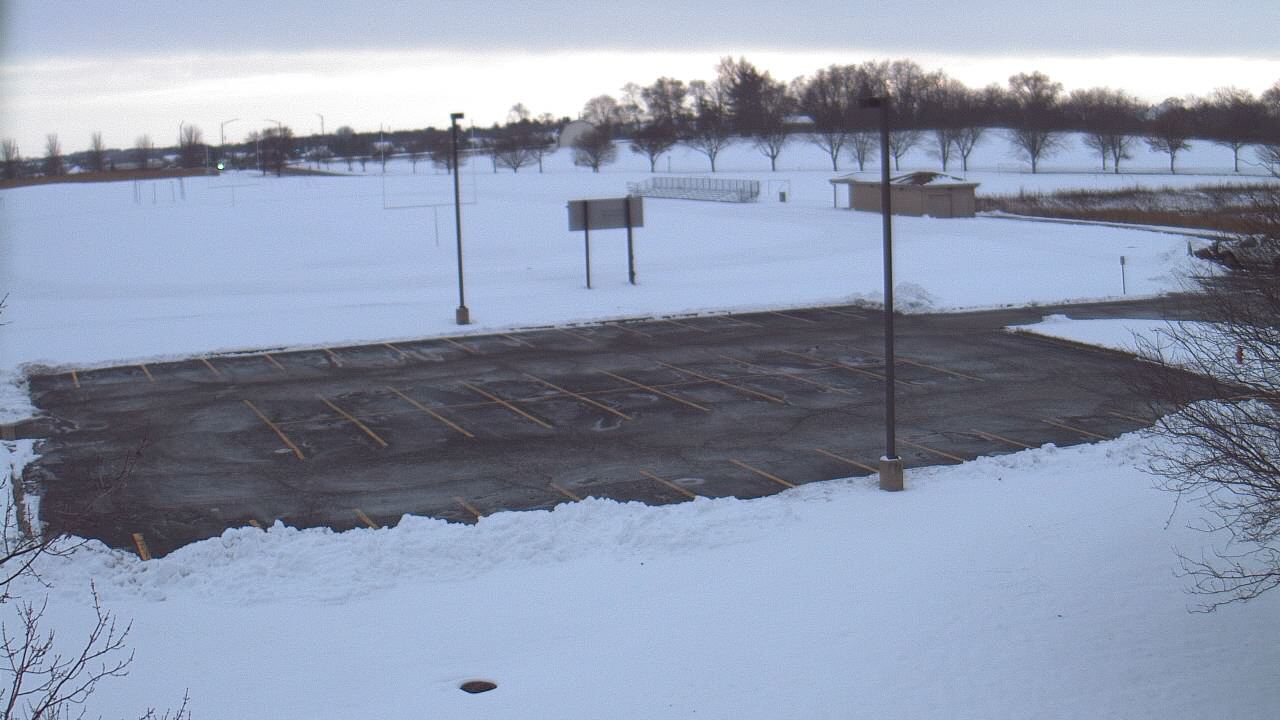 Thumbnail for current weather camera view from Geneva MS in Geneva, Illinois