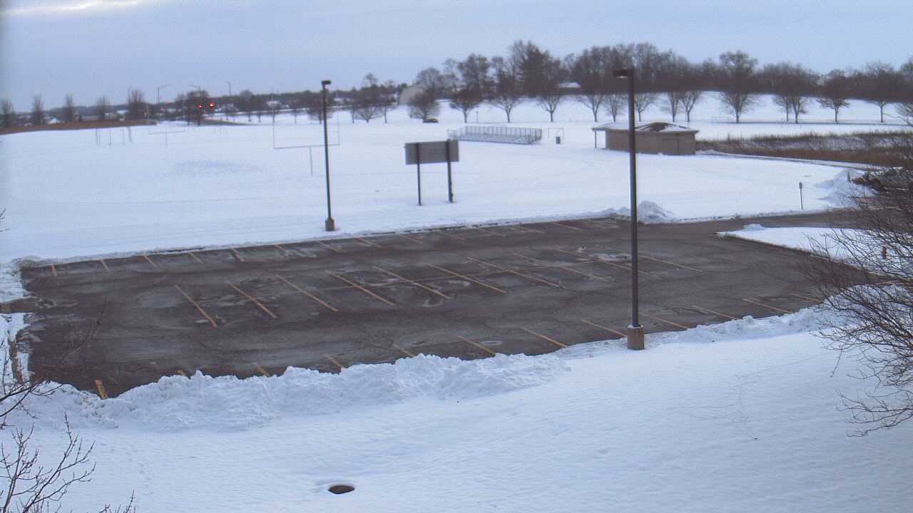 Thumbnail for current weather camera view from Geneva MS in Geneva, Illinois