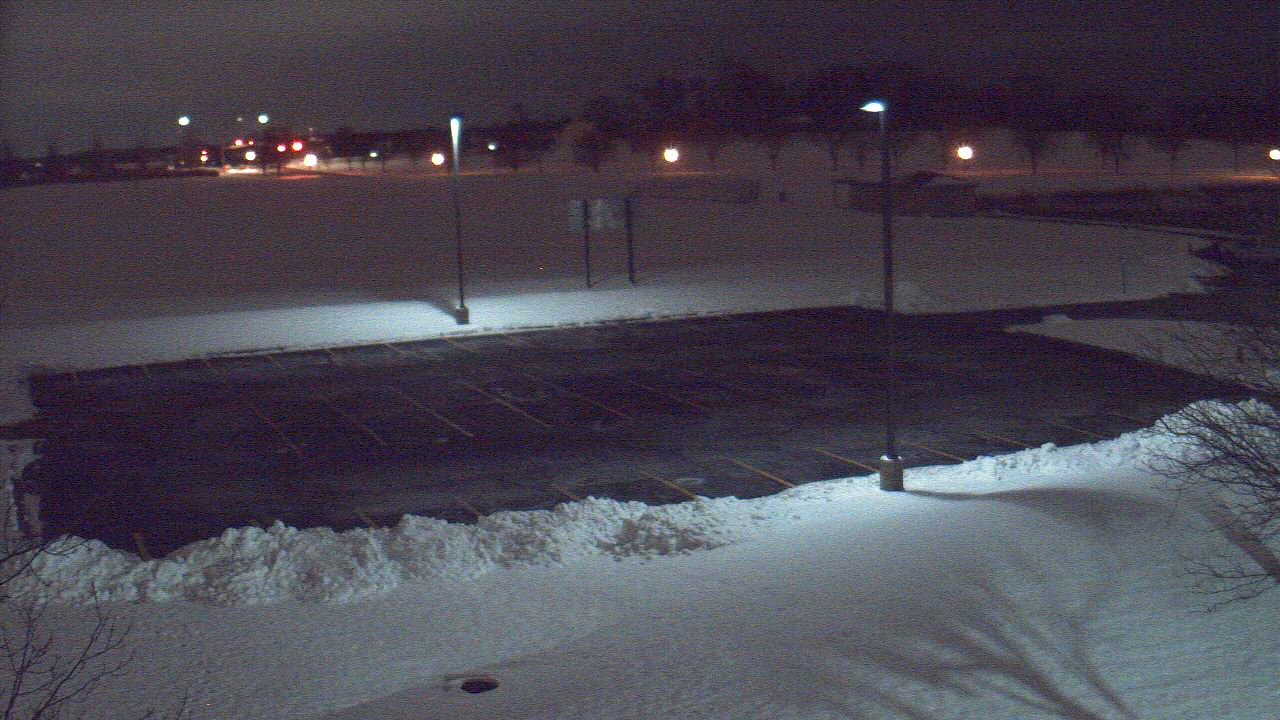 Thumbnail for current weather camera view from Geneva MS in Geneva, Illinois