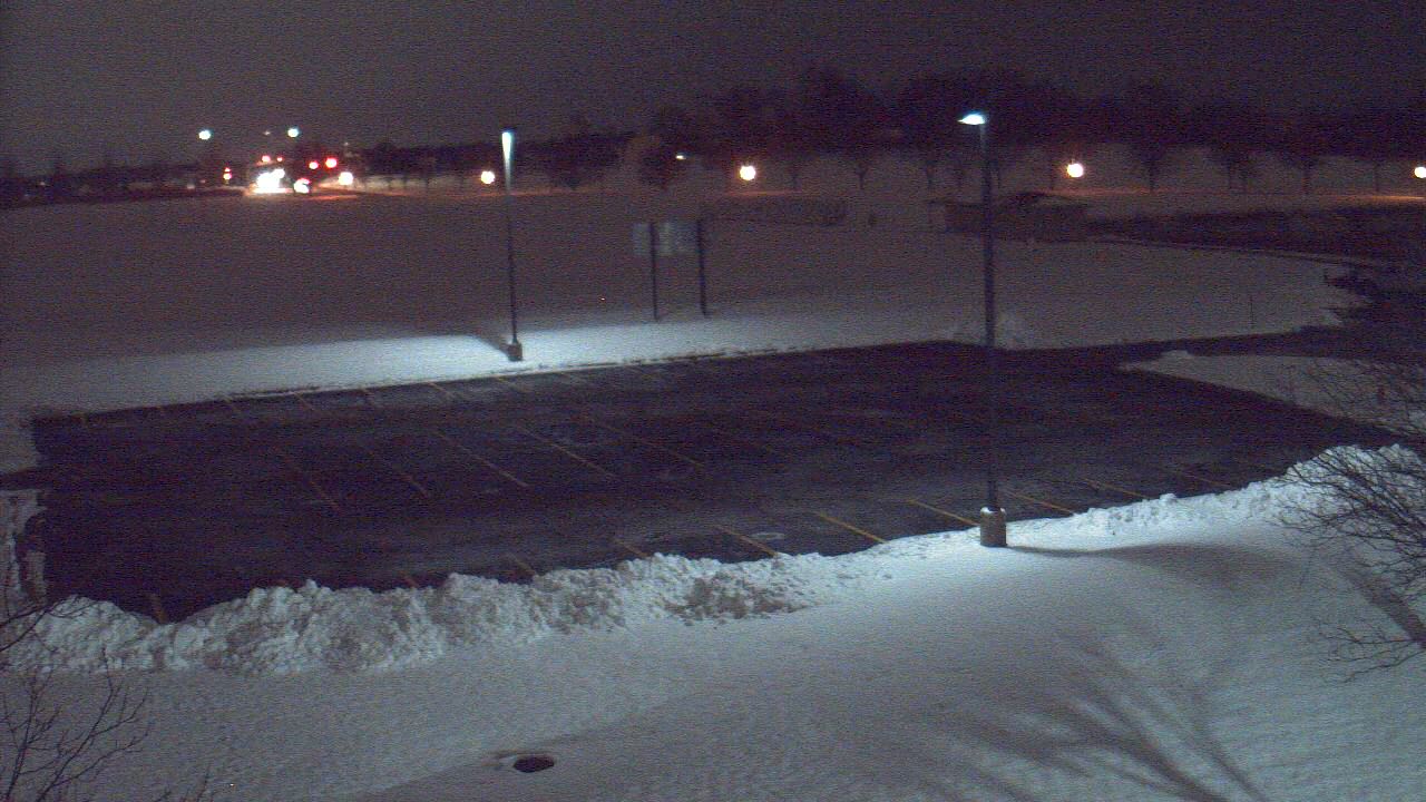Thumbnail for current weather camera view from Geneva MS in Geneva, Illinois