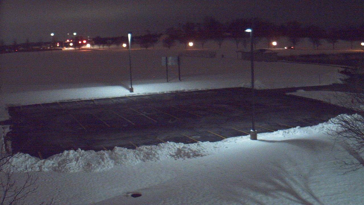 Thumbnail for current weather camera view from Geneva MS in Geneva, Illinois