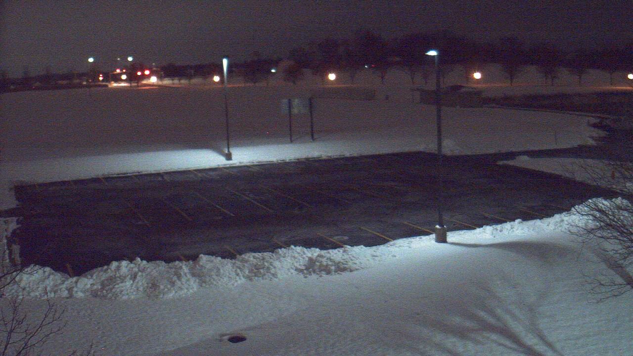 Thumbnail for current weather camera view from Geneva MS in Geneva, Illinois