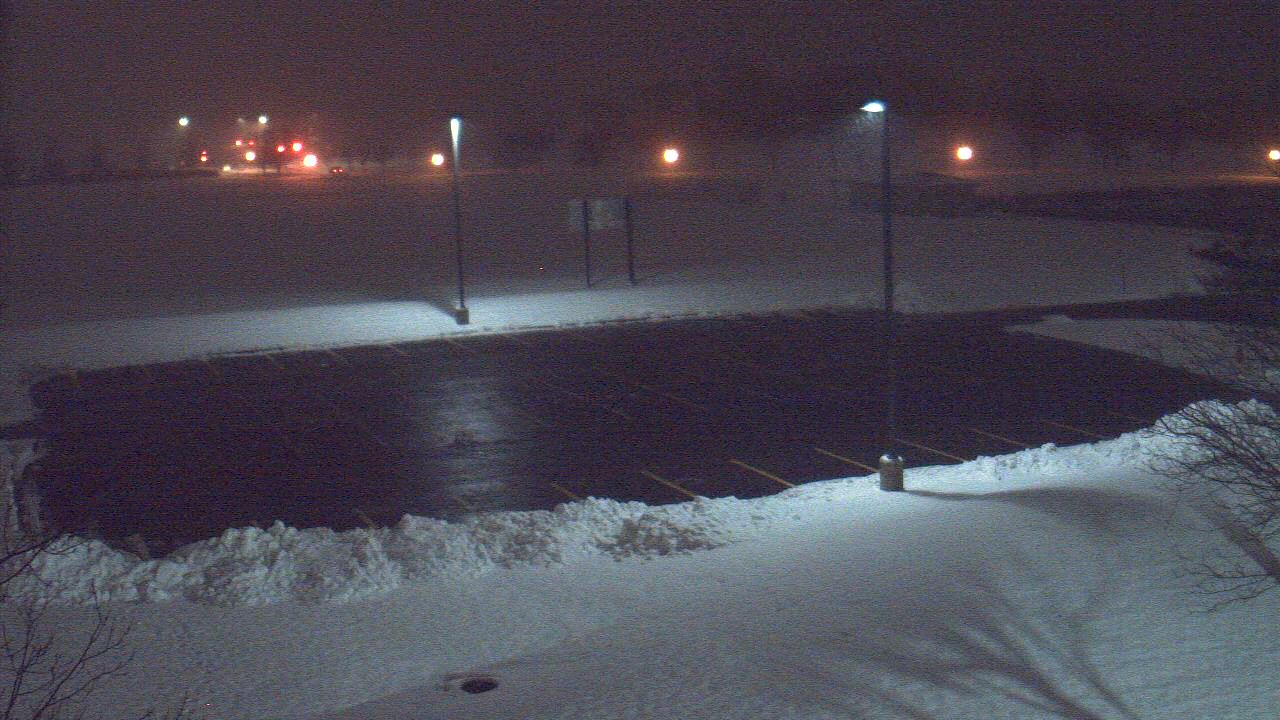 Thumbnail for current weather camera view from Geneva MS in Geneva, Illinois