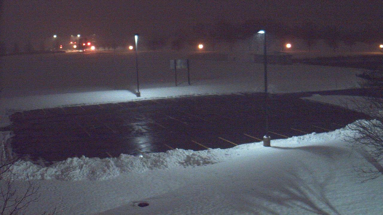 Thumbnail for current weather camera view from Geneva MS in Geneva, Illinois