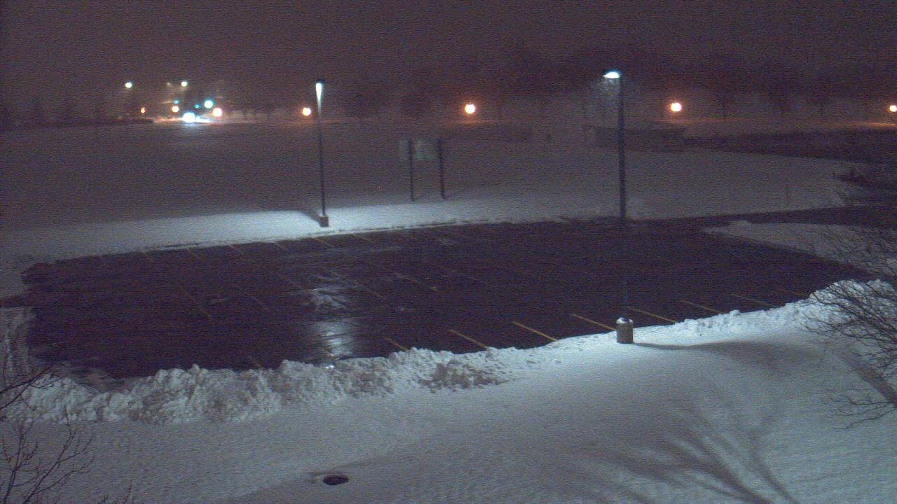 Thumbnail for current weather camera view from Geneva MS in Geneva, Illinois