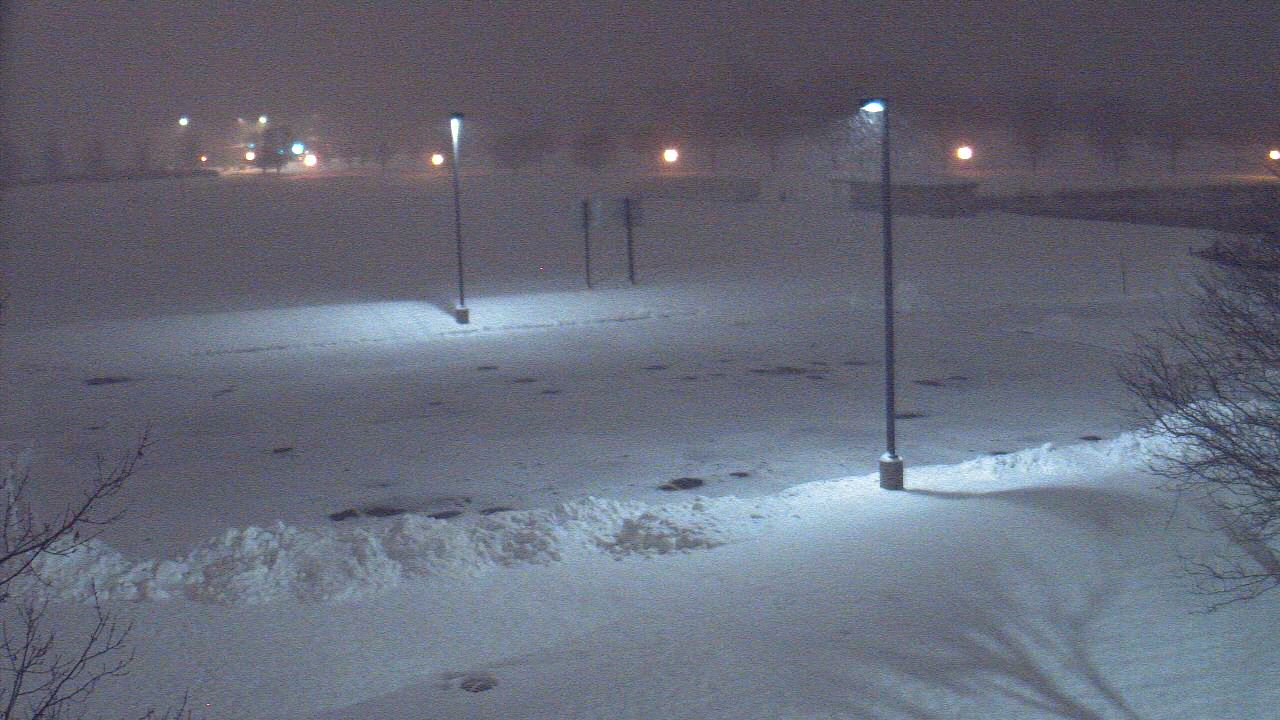 Thumbnail for current weather camera view from Geneva MS in Geneva, Illinois