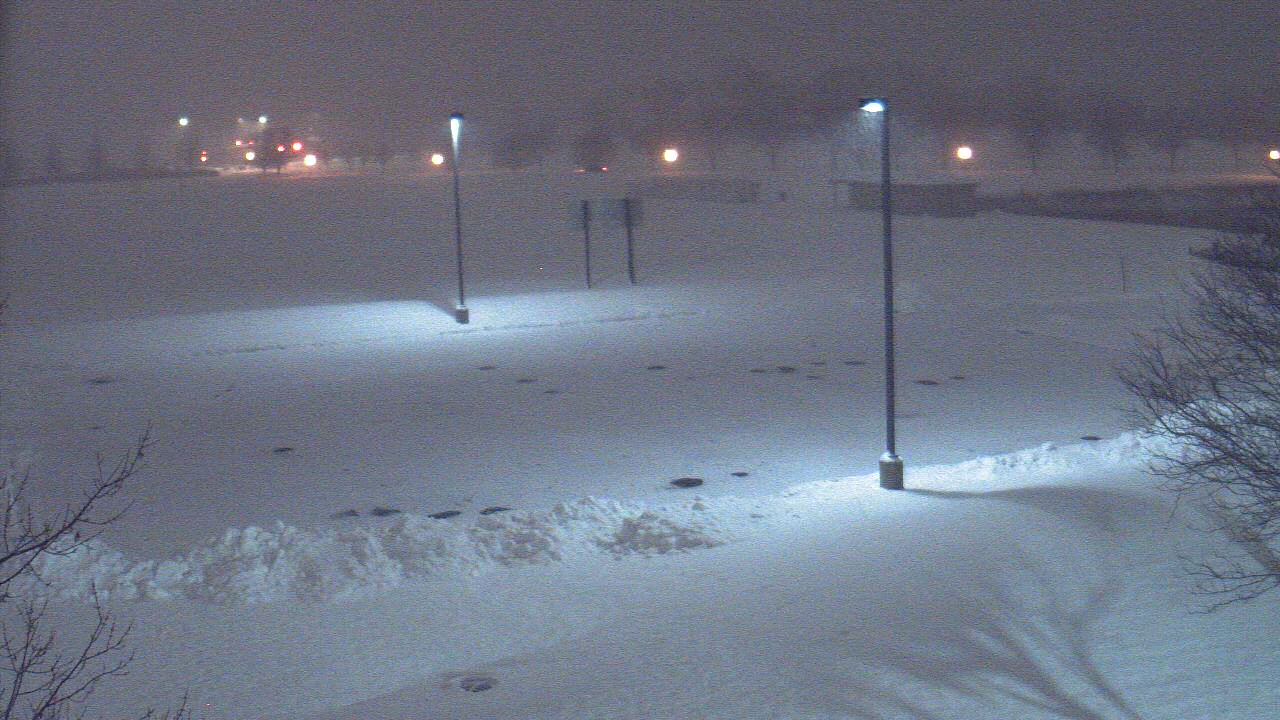 Thumbnail for current weather camera view from Geneva MS in Geneva, Illinois