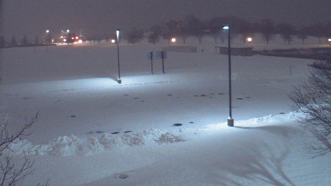 Thumbnail for current weather camera view from Geneva MS in Geneva, Illinois
