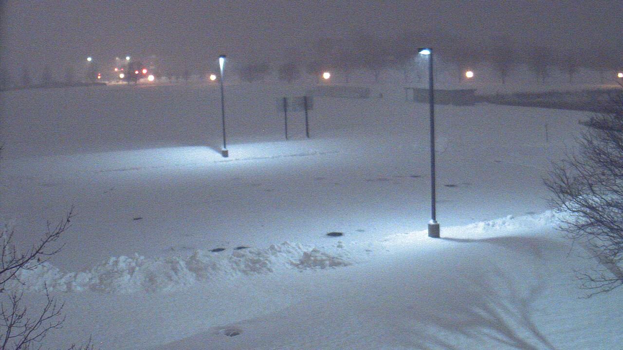 Thumbnail for current weather camera view from Geneva MS in Geneva, Illinois