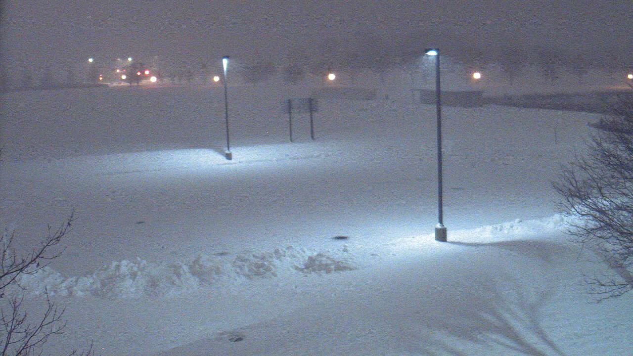 Thumbnail for current weather camera view from Geneva MS in Geneva, Illinois