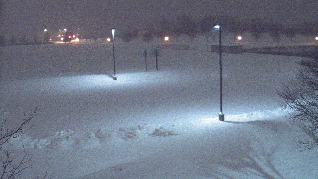 Thumbnail for current weather camera view from Geneva MS in Geneva, Illinois