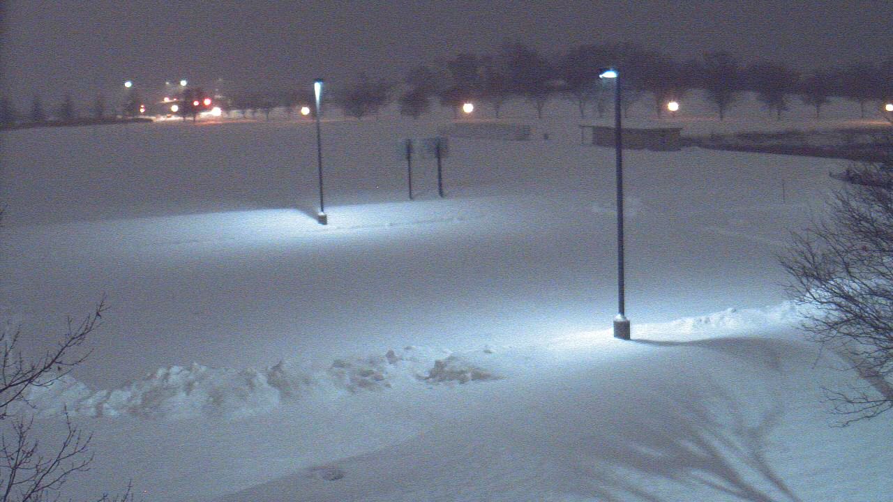 Thumbnail for current weather camera view from Geneva MS in Geneva, Illinois