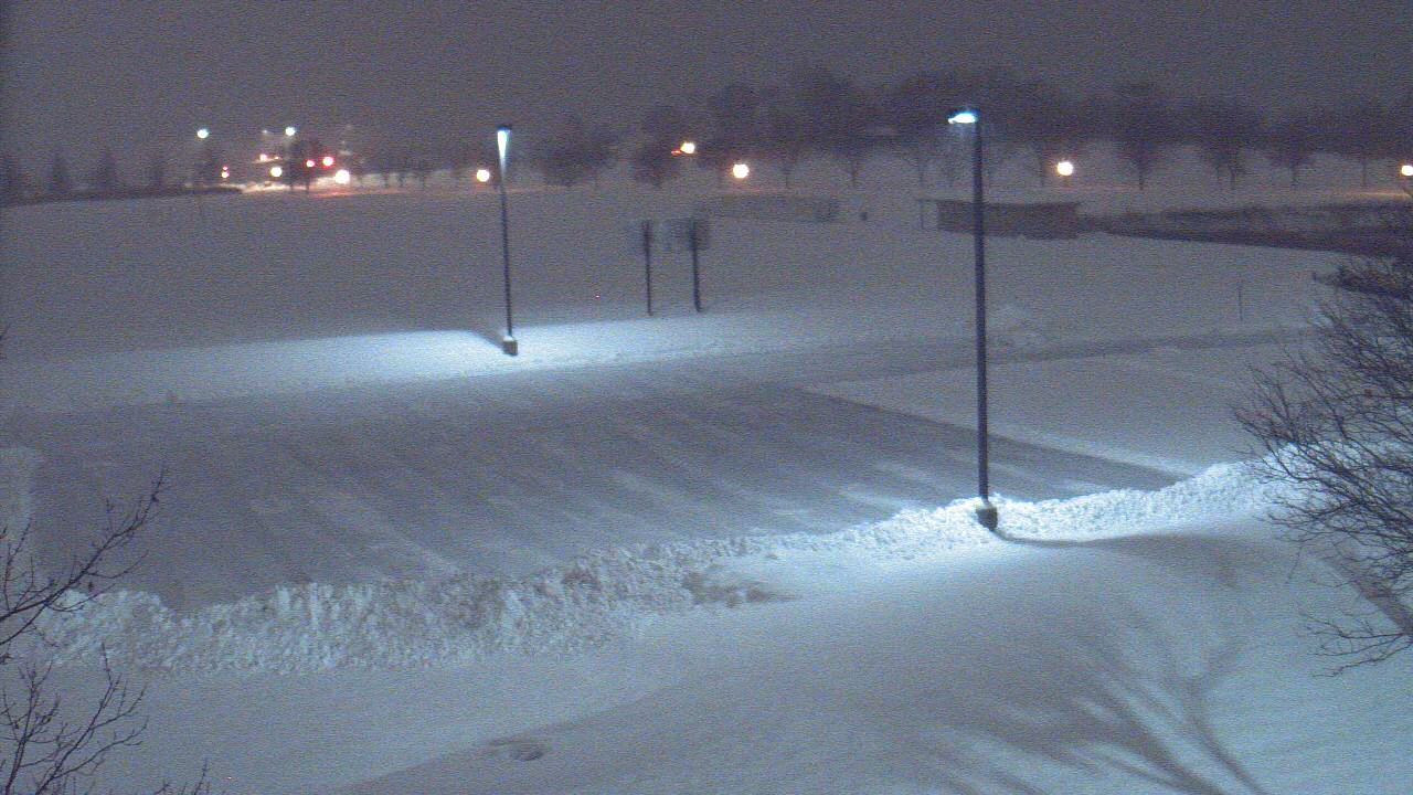 Thumbnail for current weather camera view from Geneva MS in Geneva, Illinois