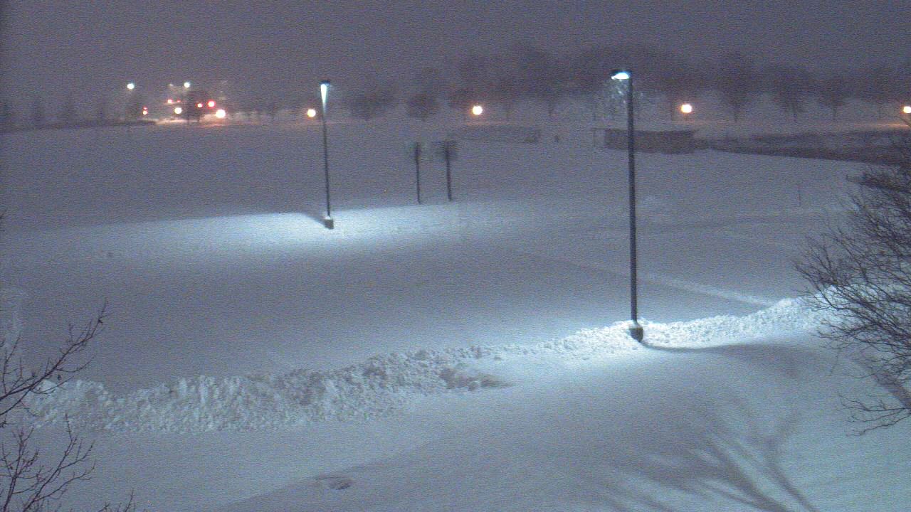 Thumbnail for current weather camera view from Geneva MS in Geneva, Illinois