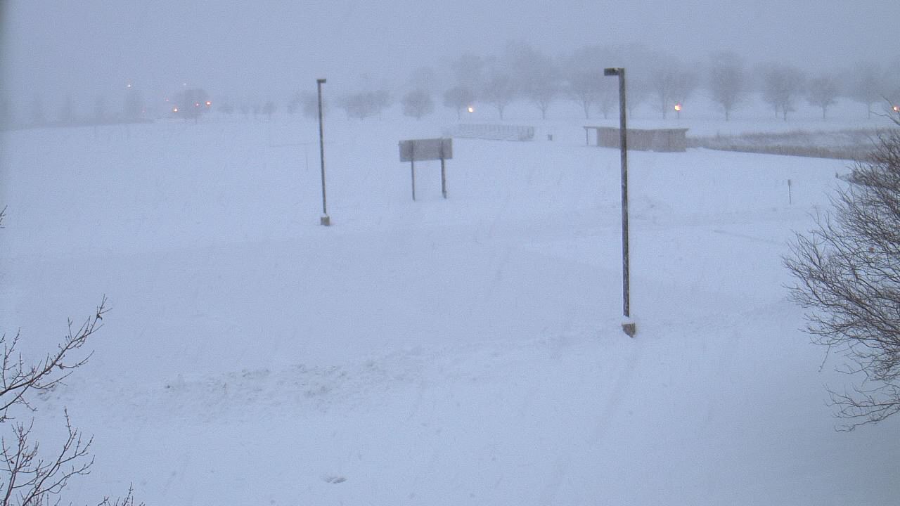 Thumbnail for current weather camera view from Geneva MS in Geneva, Illinois