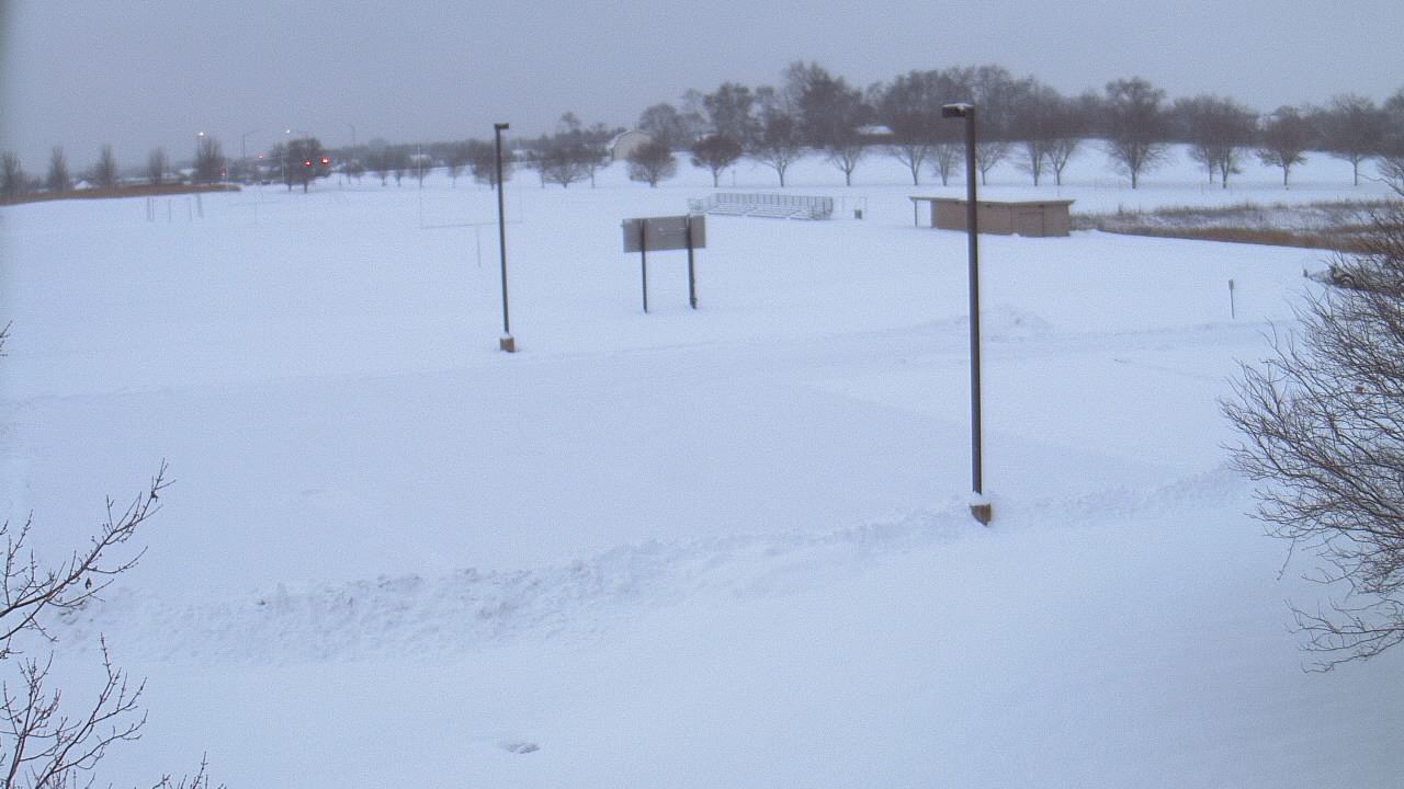 Thumbnail for current weather camera view from Geneva MS in Geneva, Illinois