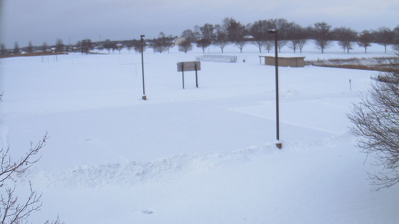 Thumbnail for current weather camera view from Geneva MS in Geneva, Illinois