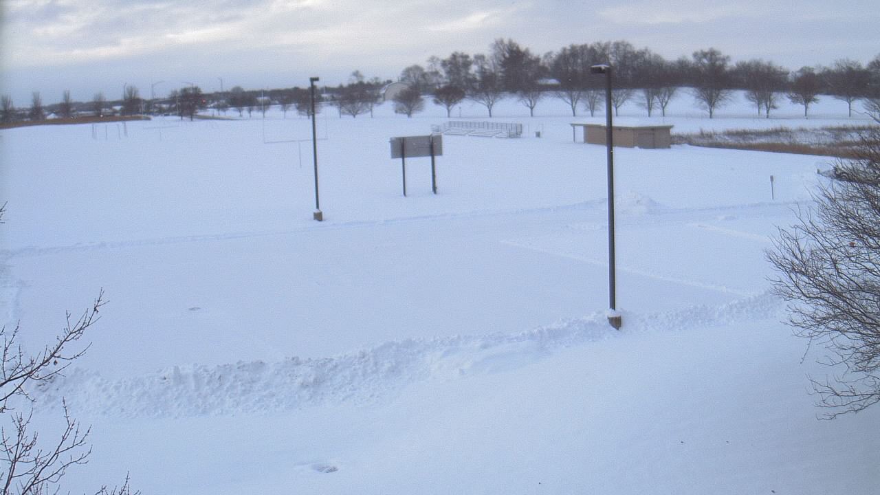 Thumbnail for current weather camera view from Geneva MS in Geneva, Illinois