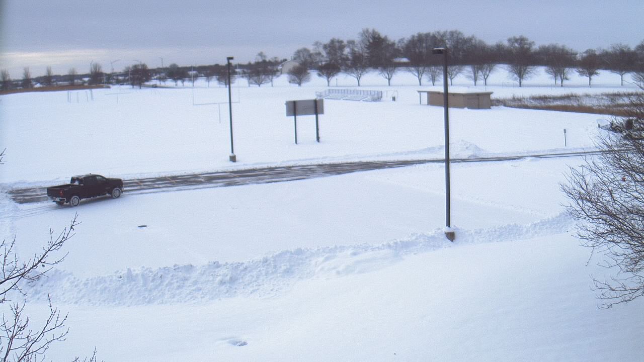 Thumbnail for current weather camera view from Geneva MS in Geneva, Illinois