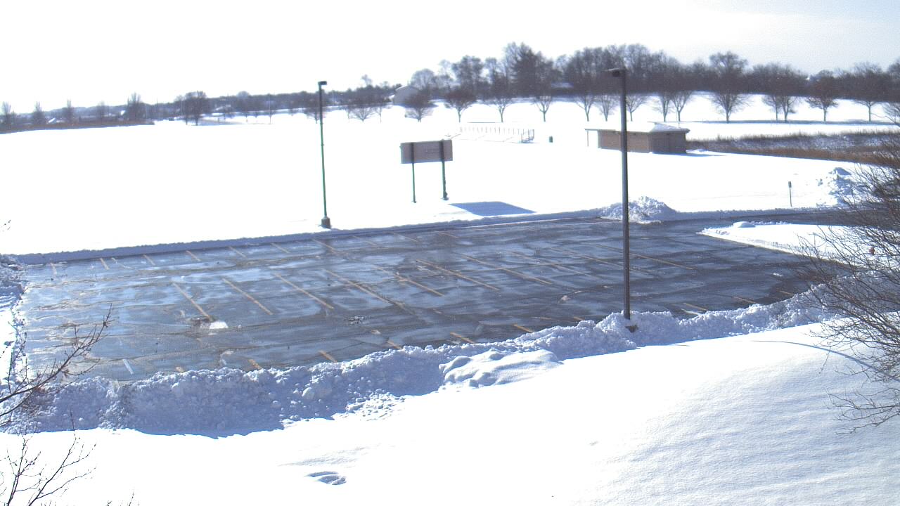 Thumbnail for current weather camera view from Geneva MS in Geneva, Illinois