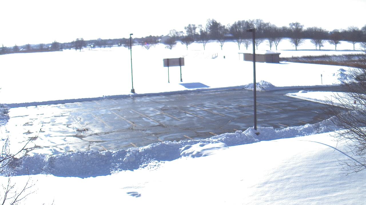 Thumbnail for current weather camera view from Geneva MS in Geneva, Illinois