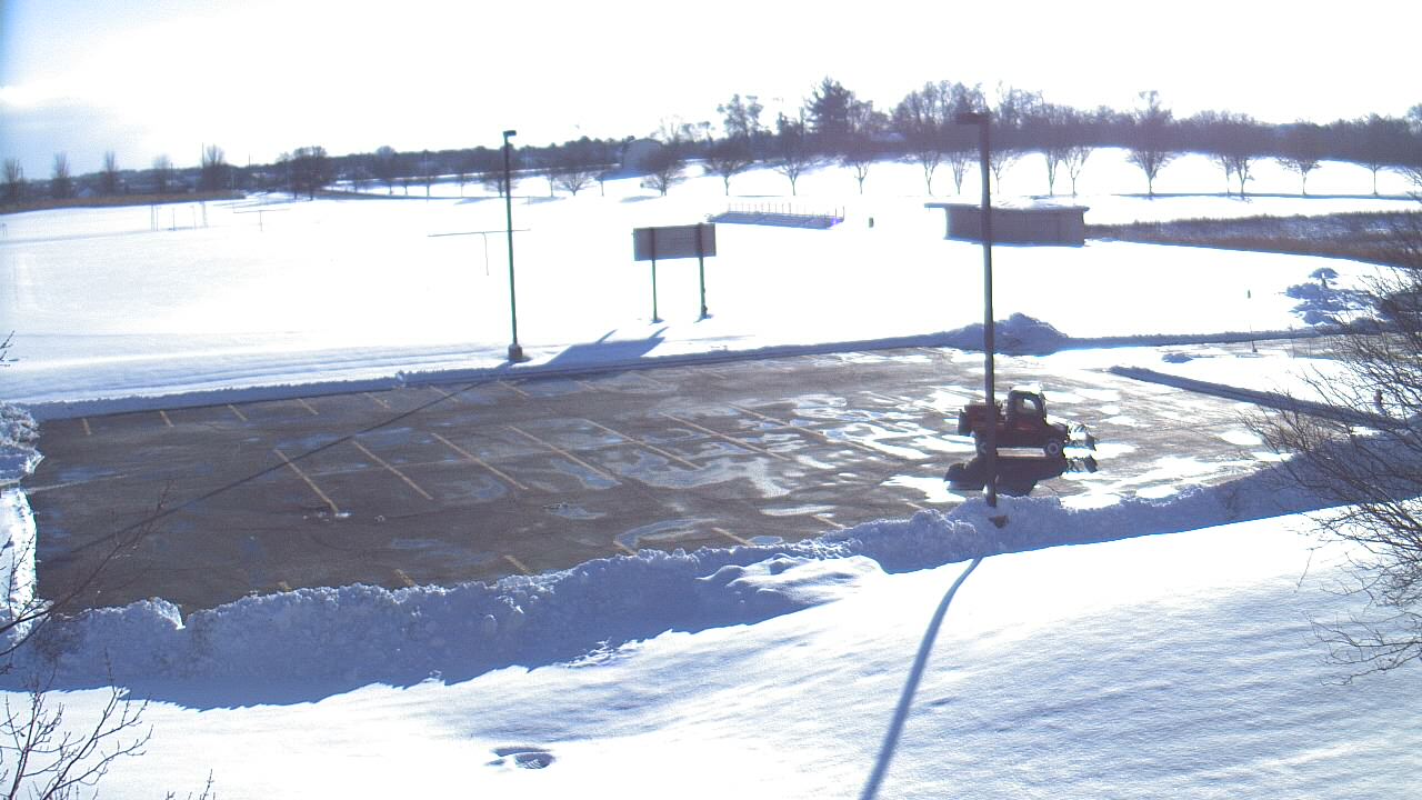 Thumbnail for current weather camera view from Geneva MS in Geneva, Illinois