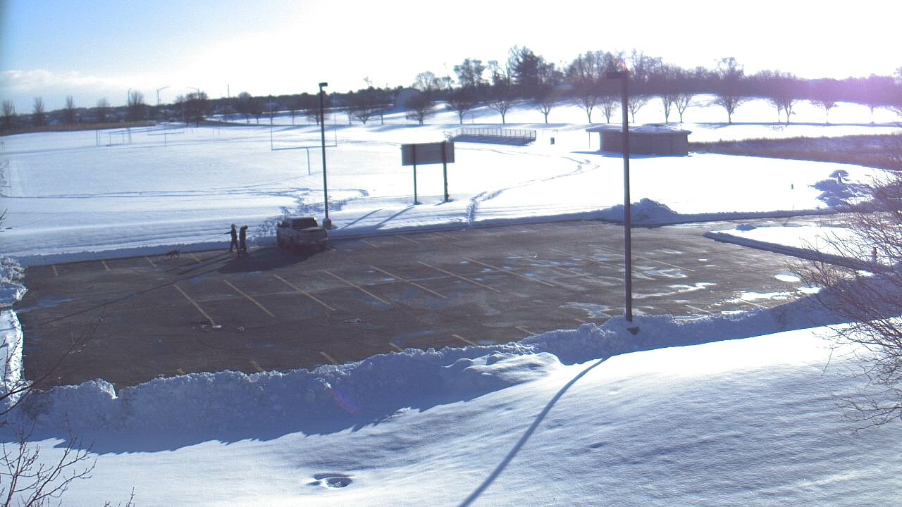 Thumbnail for current weather camera view from Geneva MS in Geneva, Illinois