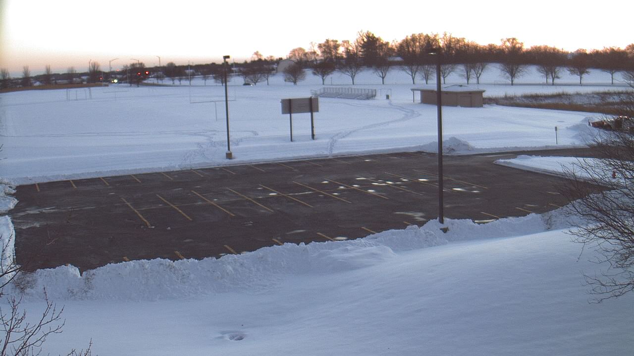 Thumbnail for current weather camera view from Geneva MS in Geneva, Illinois