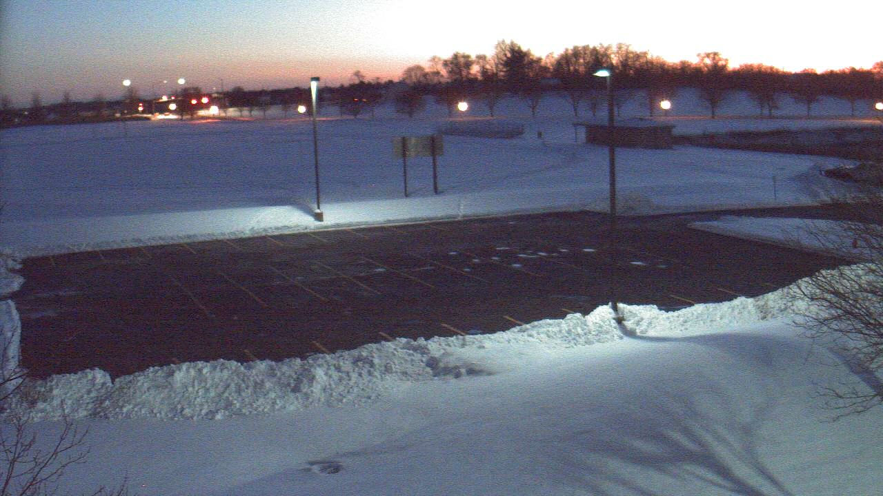 Thumbnail for current weather camera view from Geneva MS in Geneva, Illinois