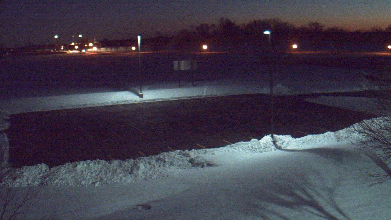 Thumbnail for current weather camera view from Geneva MS in Geneva, Illinois