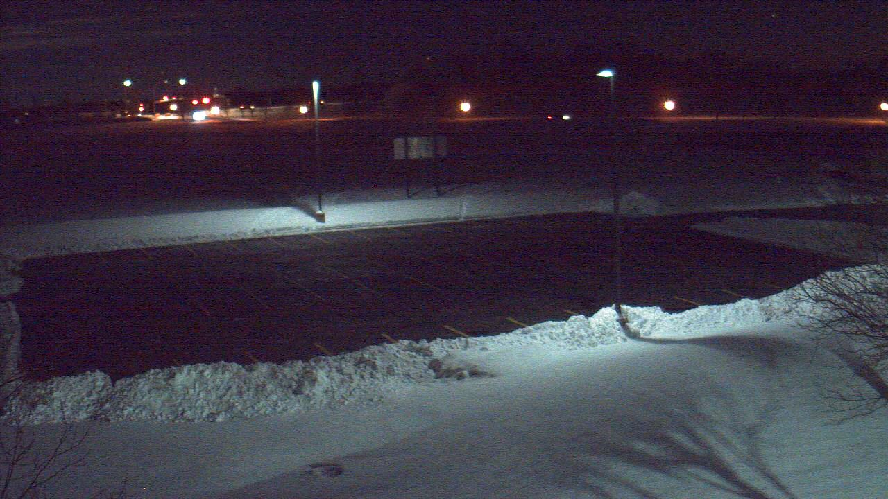 Thumbnail for current weather camera view from Geneva MS in Geneva, Illinois
