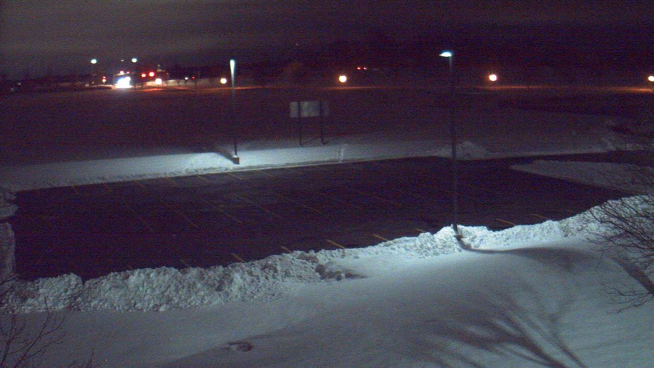 Thumbnail for current weather camera view from Geneva MS in Geneva, Illinois