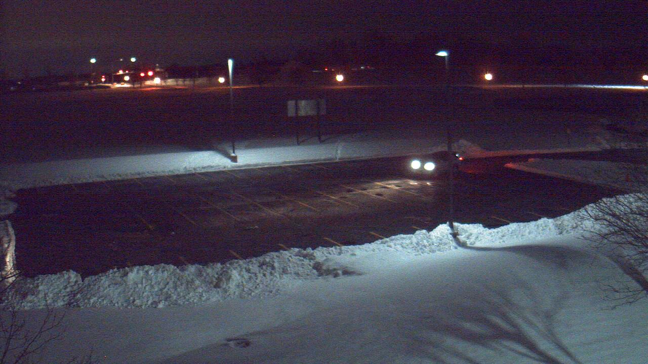 Thumbnail for current weather camera view from Geneva MS in Geneva, Illinois