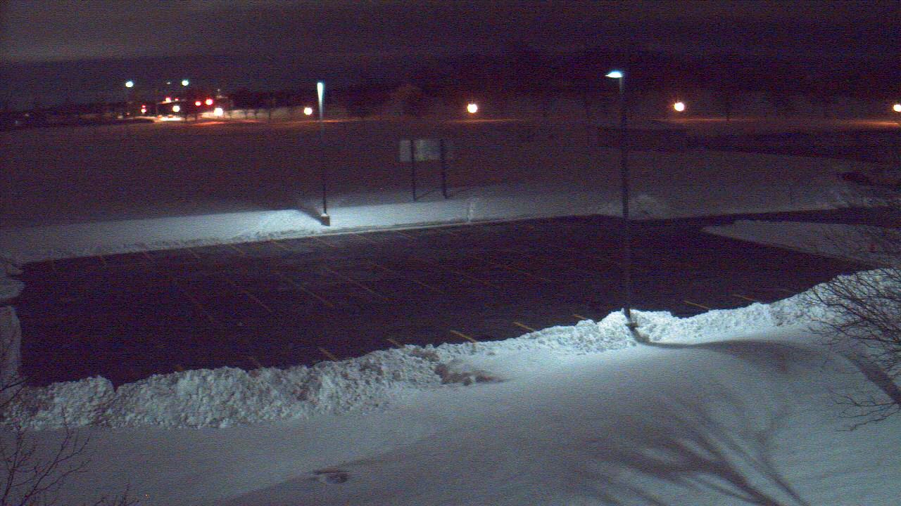 Thumbnail for current weather camera view from Geneva MS in Geneva, Illinois