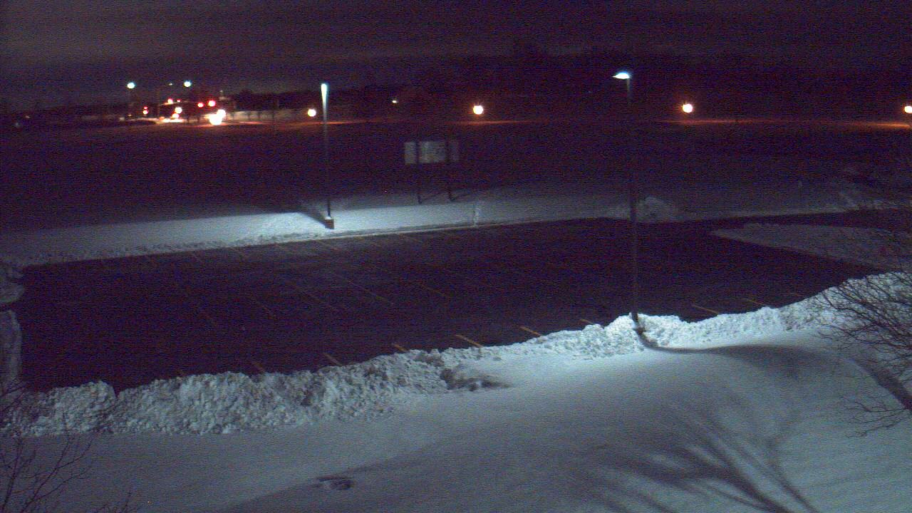 Thumbnail for current weather camera view from Geneva MS in Geneva, Illinois
