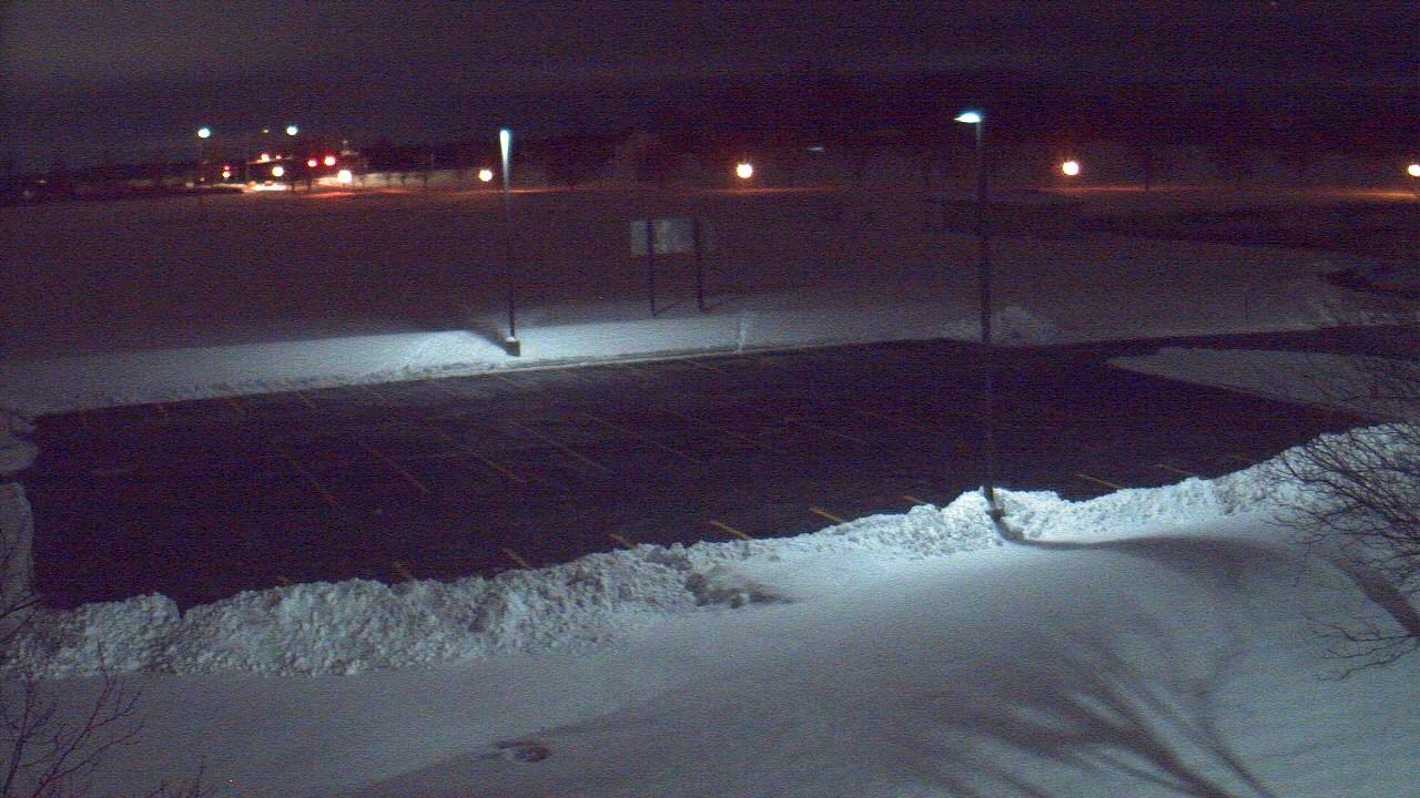 Thumbnail for current weather camera view from Geneva MS in Geneva, Illinois