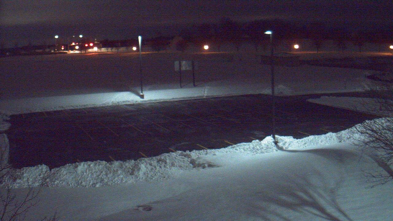 Thumbnail for current weather camera view from Geneva MS in Geneva, Illinois