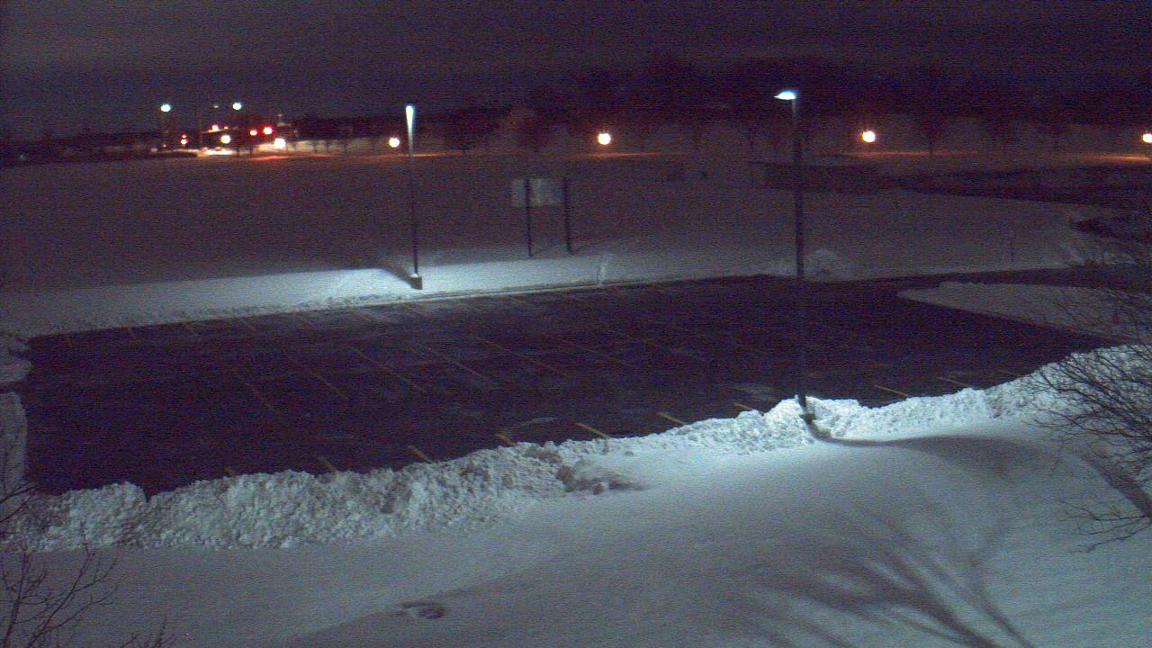 Thumbnail for current weather camera view from Geneva MS in Geneva, Illinois