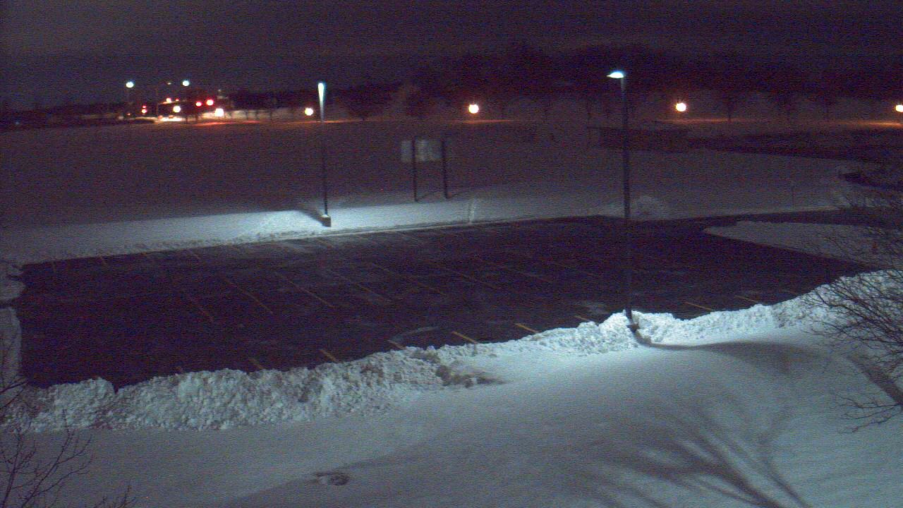 Thumbnail for current weather camera view from Geneva MS in Geneva, Illinois