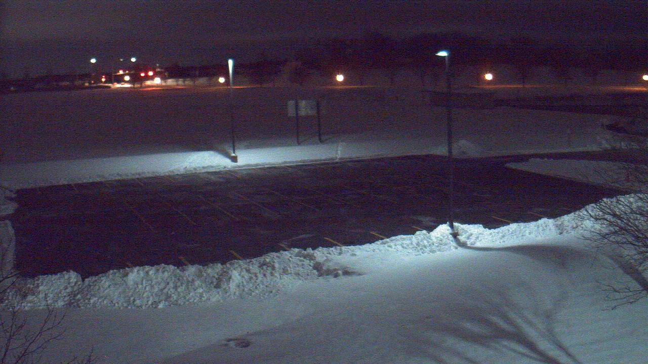 Thumbnail for current weather camera view from Geneva MS in Geneva, Illinois