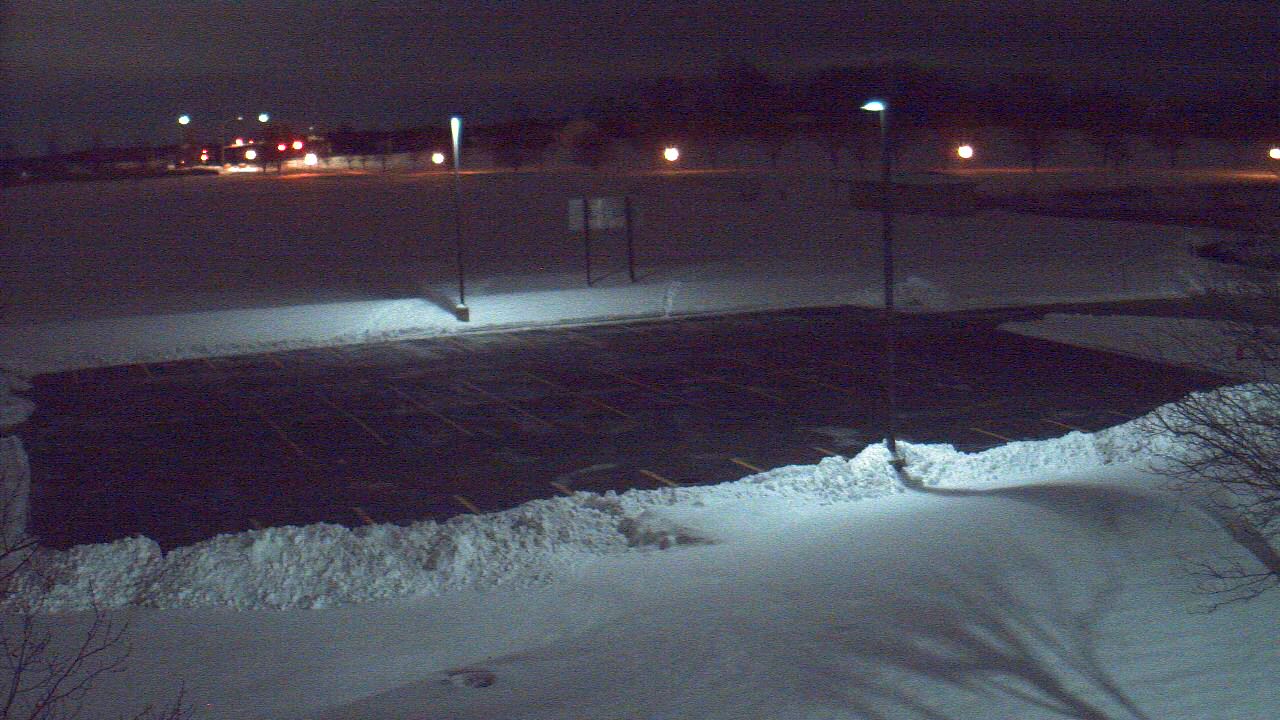Thumbnail for current weather camera view from Geneva MS in Geneva, Illinois